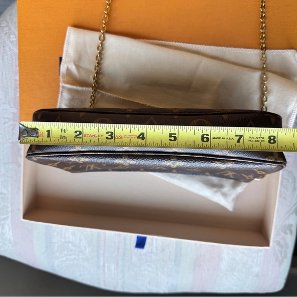 Louis Vuitton Pouchette with new LV gold Crossbody chain - Picture 11 of 15